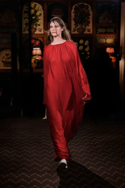 Look 29